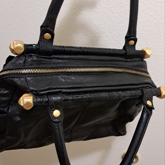 Betsey Johnson • Black Leather Ruffle Zip Y2k Handbag Satchel Shoulder Bag 00s - Picture 7 of 15